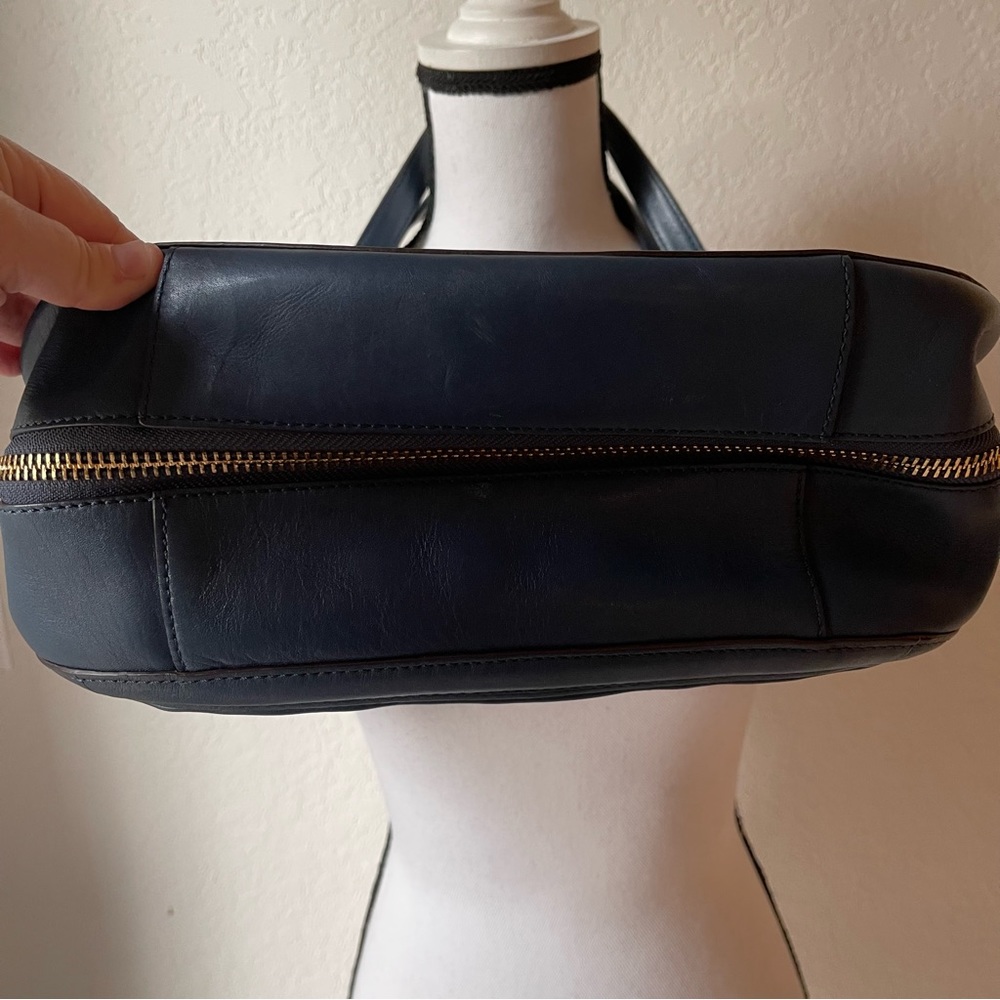Tory Burch Navy Leather Hobo Shoulder Bag Gold Hardware Classic